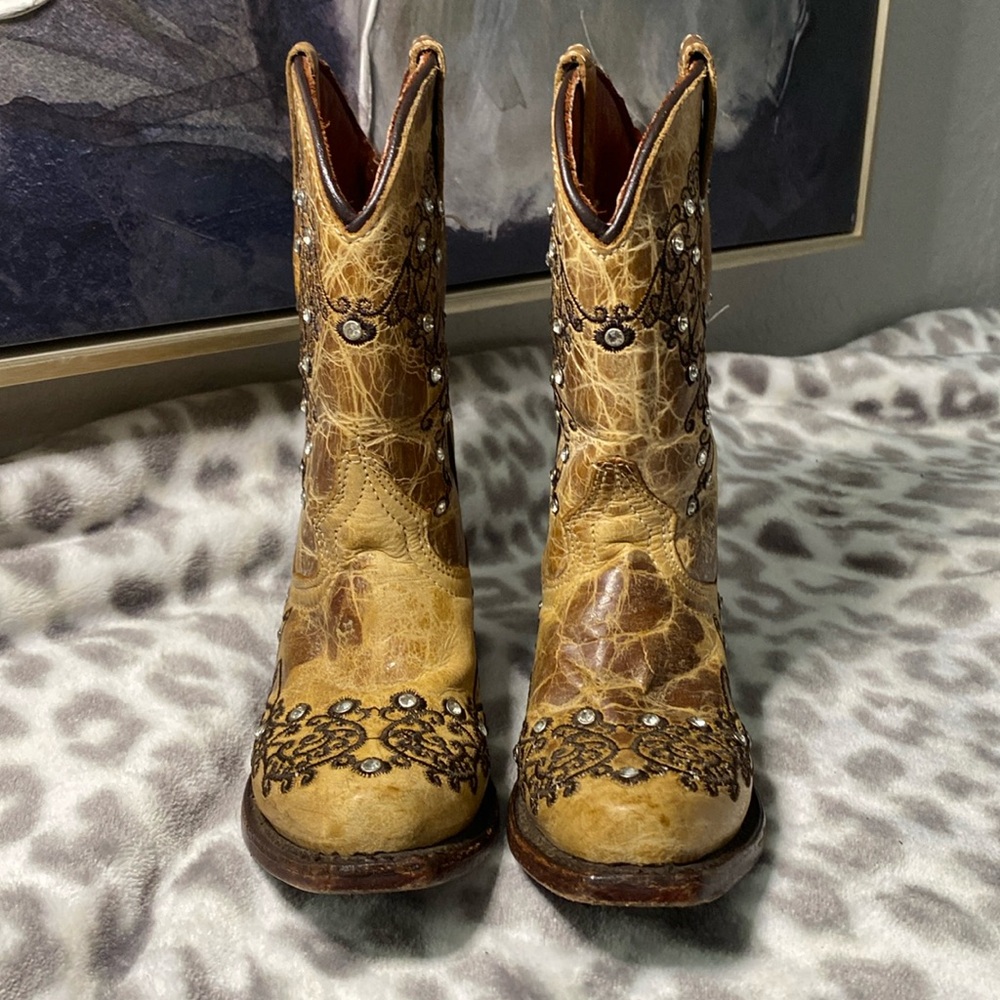 VACCARI Toddler Girl’s Rhinestone Distressed Western Boots Size 9 USA